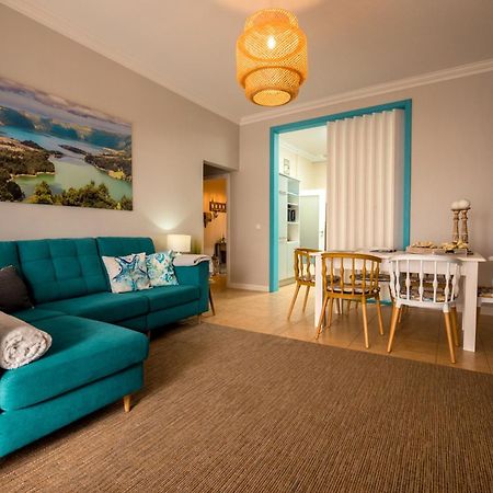 Beach Waves Apartment Ponta Delgada  Bagian luar foto